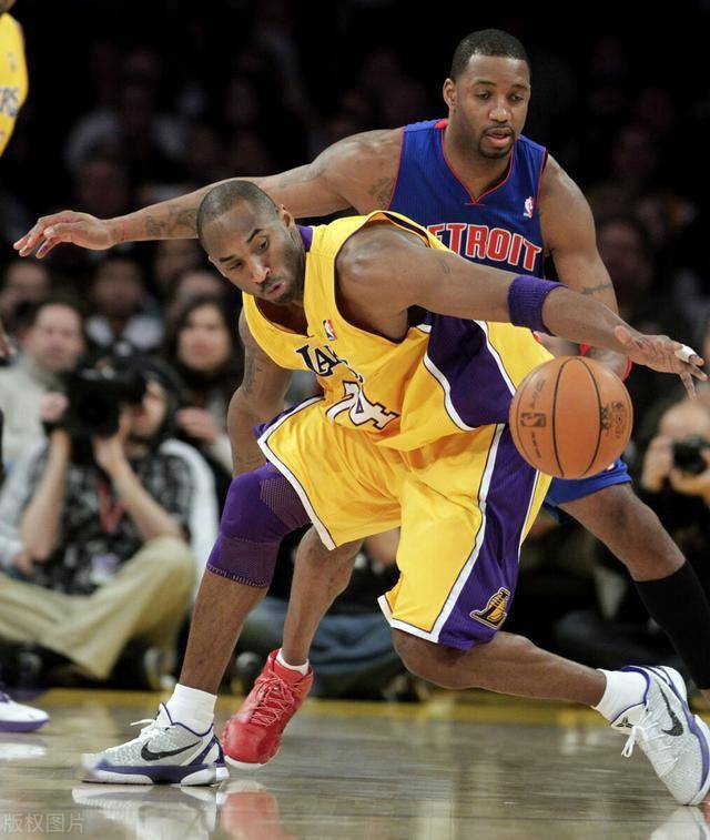 ayx官方网站-
科比生前已是商业奇才 他若建立曼巴品牌 有望逾越耐克?(图7) ayx官方网站-
科比生前已是商业奇才 他若建立曼巴品牌 有望逾越耐克?(图7)