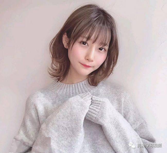 “ayx官方网站”
2020最新盛行“不长不短”发型(图31)