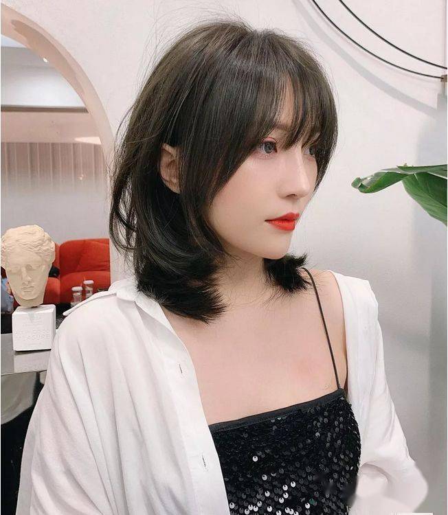 “ayx官方网站”
2020最新盛行“不长不短”发型(图83)