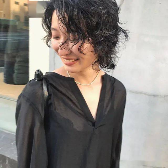 
2020年烫发必收：日系烫发气势派头提案：ayx官方网站(图2)