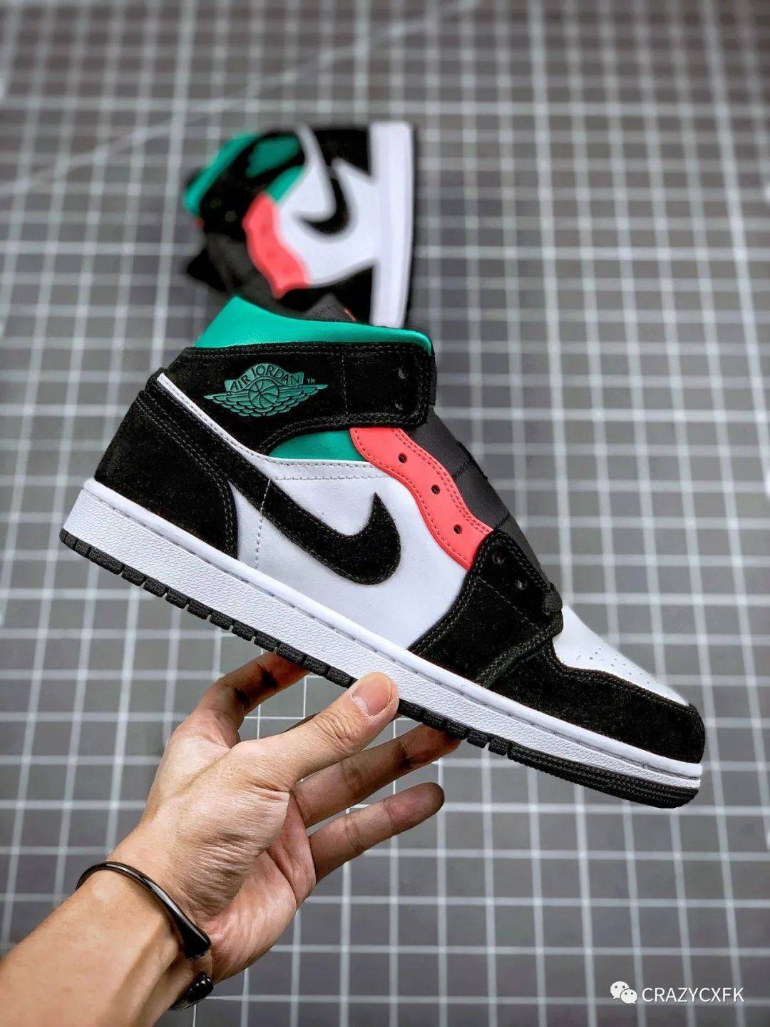 
乔丹 Air Jordan 1 Mid South Beach 南海岸中帮篮球鞋-ayx官方网站(图6)