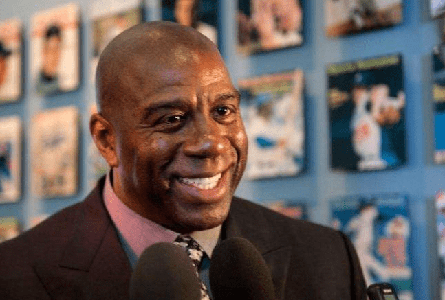 ayx官网-
NBA那么多球星退役后破产了 可是这5位想破产都很难！(图3)