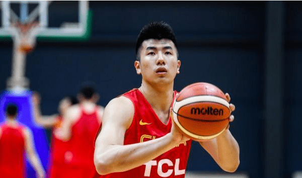 【ayx官方网站】
中国男篮8冠王遣散在即!全队退役!5大球星遭哄抢 广东该脱手了(图4) 【ayx官方网站】
中国男篮8冠王遣散在即!全队退役!5大球星遭哄抢 广东该脱手了(图4)